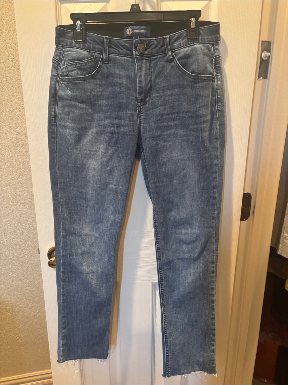 Democracy "Ab"solution Straight Leg Raw Hem Stretch Jeans Medium Wash Size 6